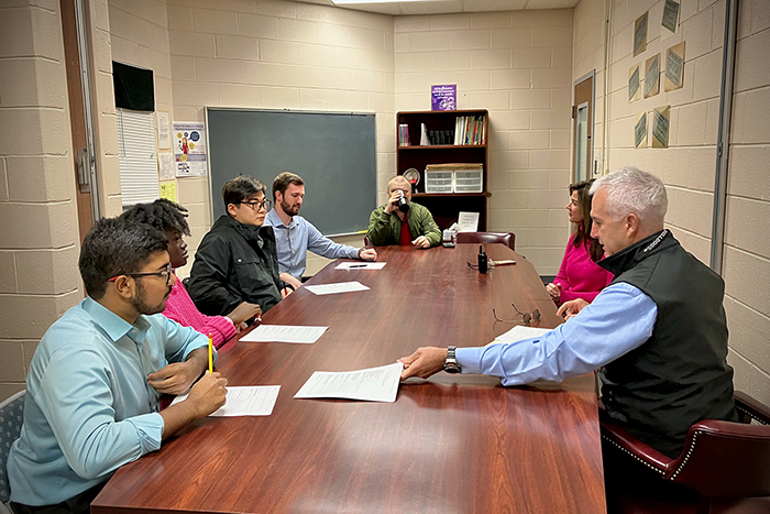 Students in the UGA Cyberarch program meet with Mark Lupo with the Carl Vinson Institute of Government.